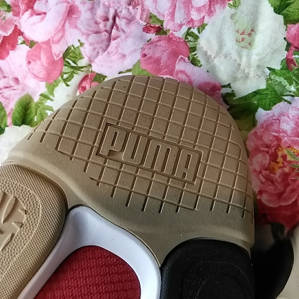 Puma - Picture 6 of 9